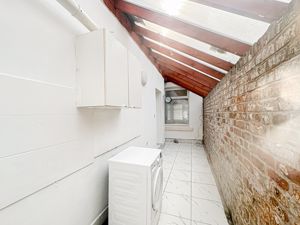 Photo 19- click for photo gallery